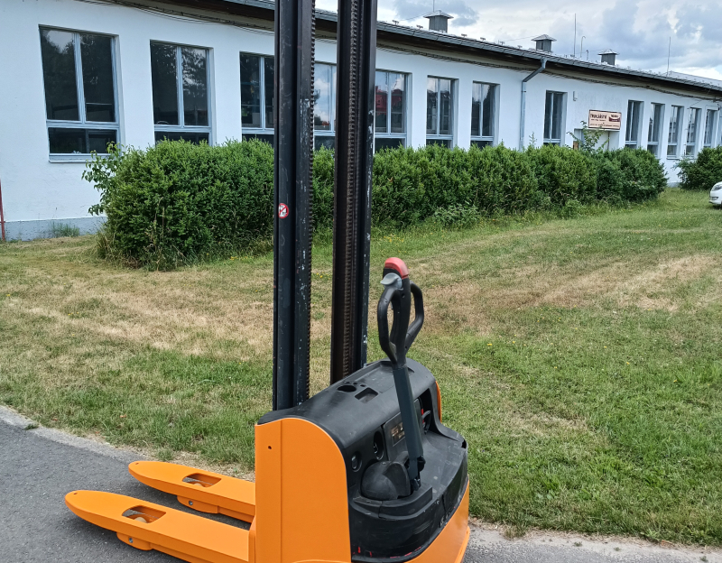 Ručně vedený vysokozdvižný vozík Still EGV14  PRODÁNO